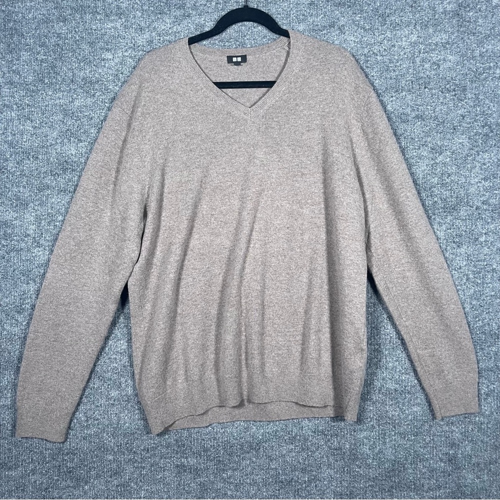 Uniqlo Men’s‎ XXL 100% Cashmere V Neck Sweater Oatmeal Light Brown Preppy Casual